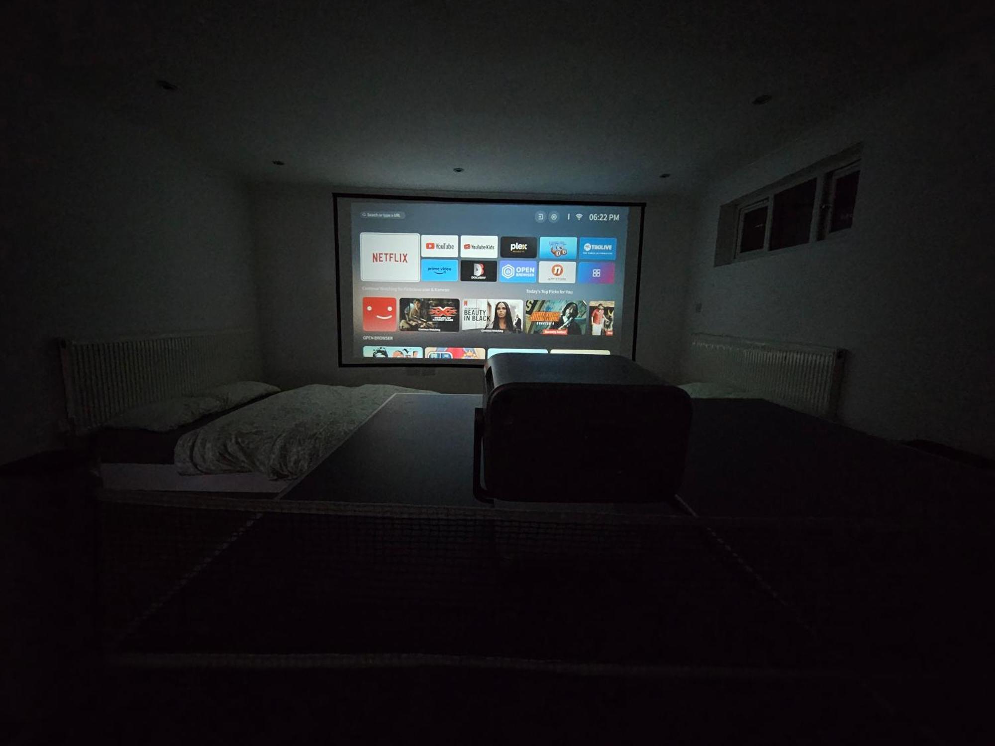 Large Annexe With Games Room Pool Table Ping Pong Air Hockey Movie Projector 윈저 외부 사진