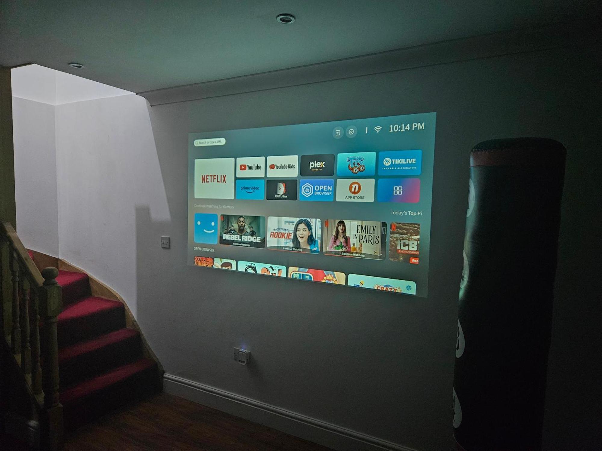 Large Annexe With Games Room Pool Table Ping Pong Air Hockey Movie Projector 윈저 외부 사진